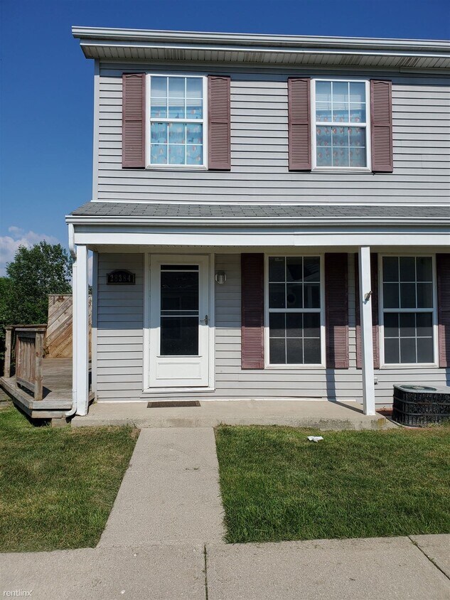 28384 Raleigh Crescent Dr, New Baltimore, MI 48051 Condo for Rent in
