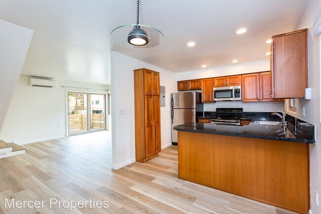Building Photo - 2 br, 1.5 bath House - 2624 Worden St. #179