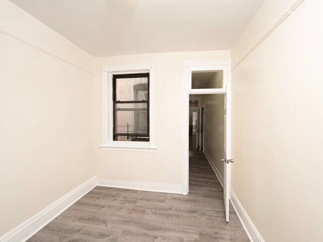 Building Photo - 125 Rogers Ave
