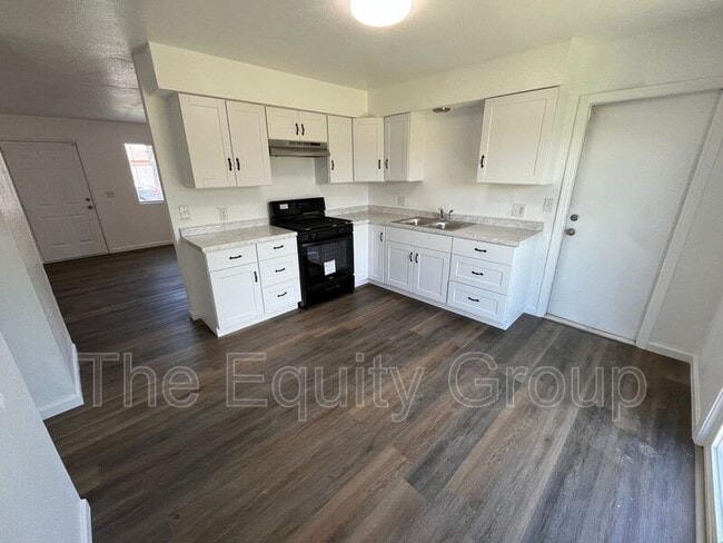 Building Photo - 1606 N Prospect St