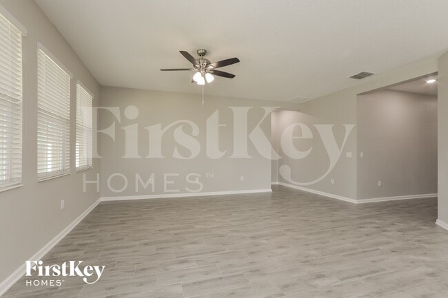 Building Photo - 921 Carmillion Ct