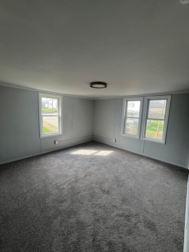 Building Photo - 641 3rd St