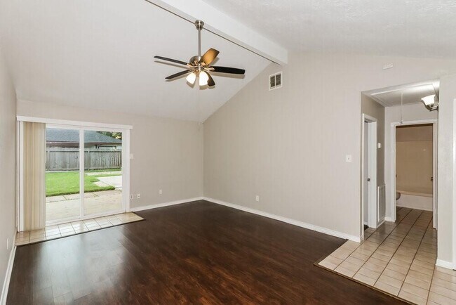 Foto del edificio - 20250 Telegraph Square Ln