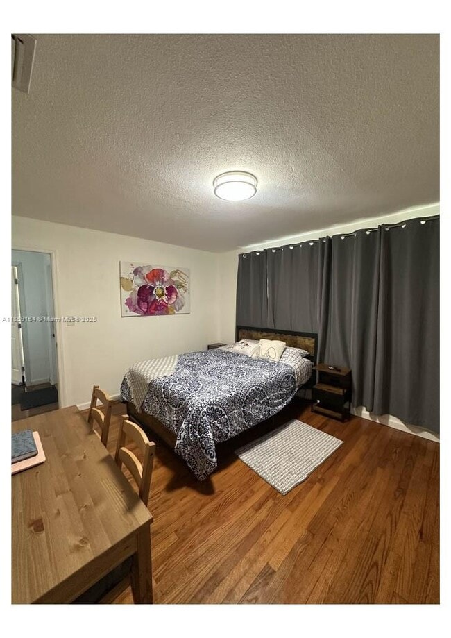 Foto del edificio - 2530 Rodman St