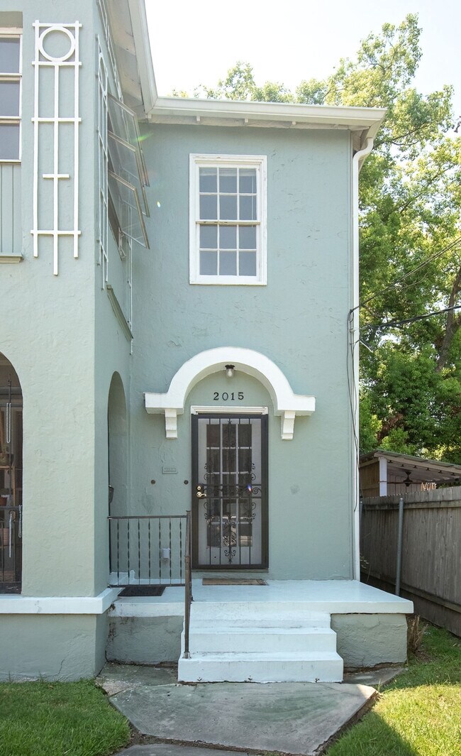 Foto del edificio - 2015 S Rendon St