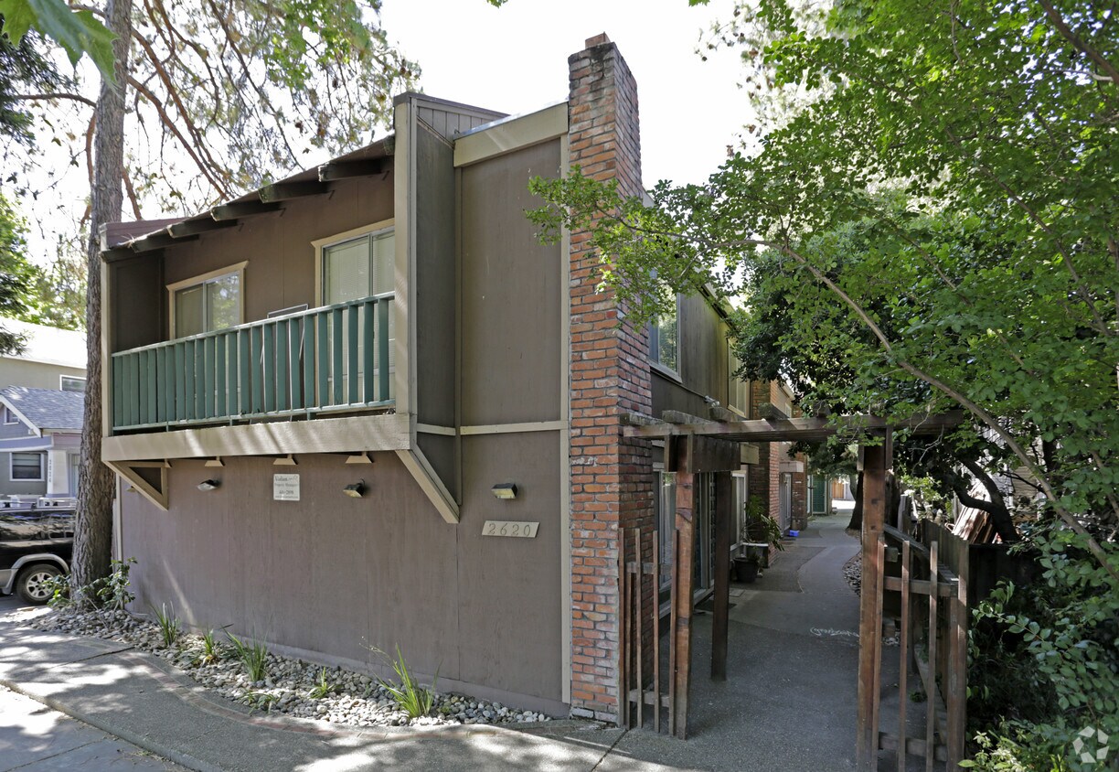 Primary Photo - 2620 Q St
