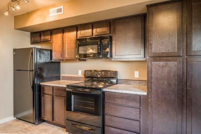Foto del edificio - 8880 W Shellie Ln