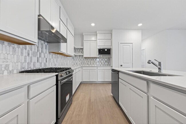 Building Photo - 27435 Sunterra Village Dr
