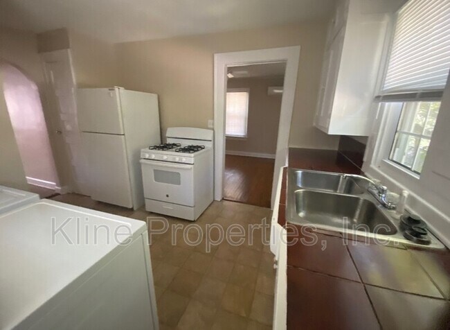 Foto del edificio - 4002 Winthrop Ave