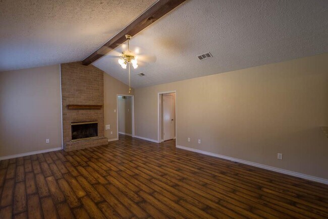 Building Photo - 4711 Broken Elm Dr