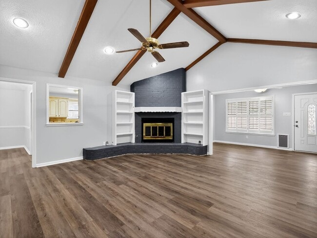 Building Photo - 18270 Stillwood Ln