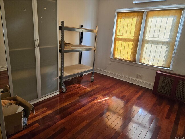 Foto del edificio - 31-27 78th St