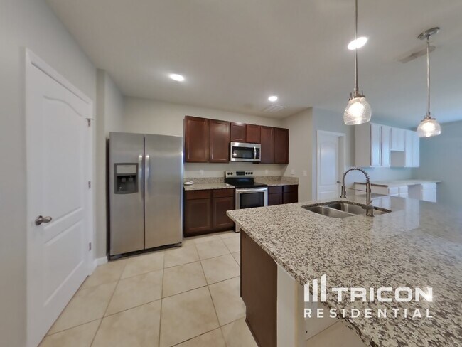 Foto del edificio - 340 Spruce Pine Dr
