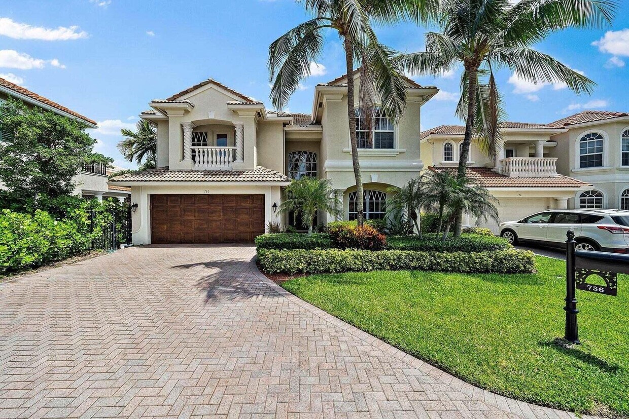 Foto principal - 736 Charlestown Cir