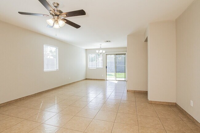 Foto del edificio - 17463 W Ventura St