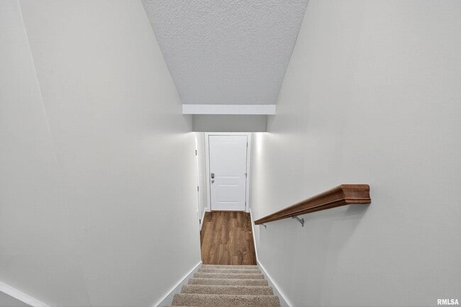 Building Photo - 4833 Lauren Ln