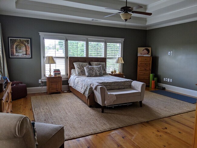 Building Photo - Gorgeous Home in the Beautiful Oak Grove Neighborhood!