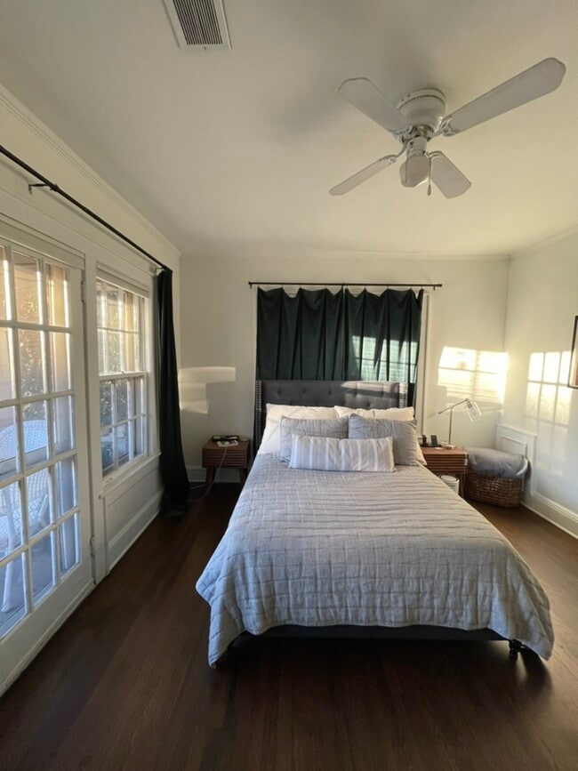 Foto del edificio - 1071 N Highland Ave NE