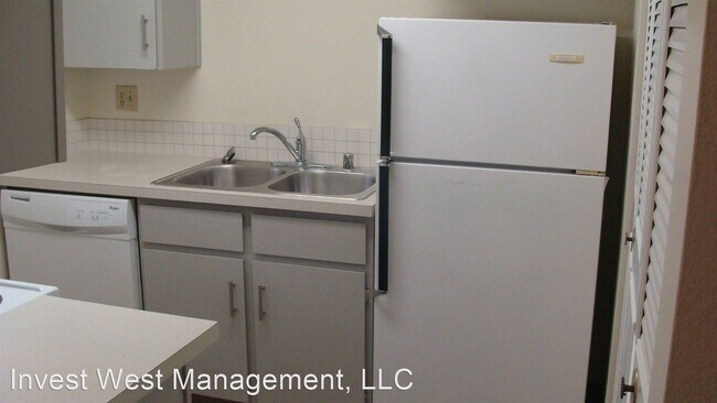 Building Photo - 14608 NE Coast Pine Ct