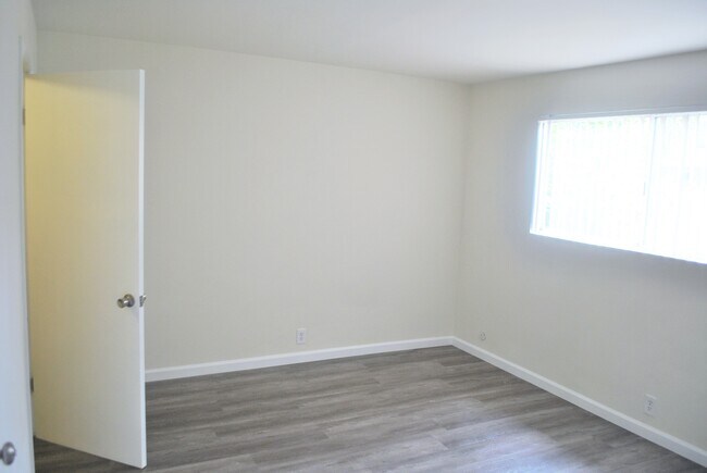 Foto del edificio - 223 N Kenwood St