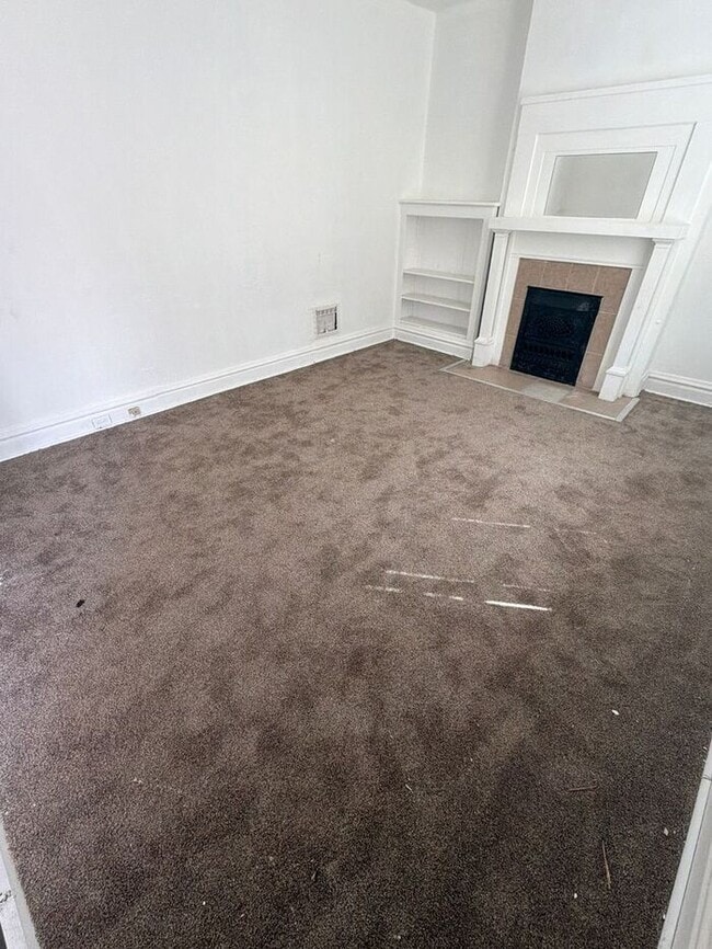 Building Photo - 2 Bedroom, 1 Bath