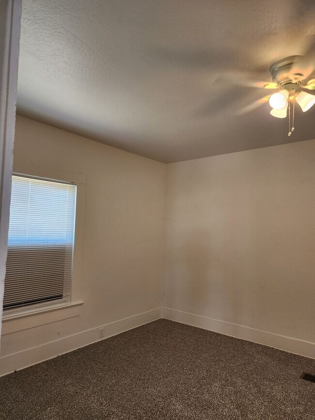 Foto del edificio - 4 bedroom/2 Bathroom Countryside Home with...