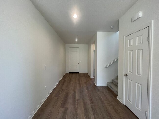 Foto del edificio - Victorville New Construction 5 bedroom!