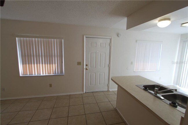 Foto del edificio - 5943 W Amelia St