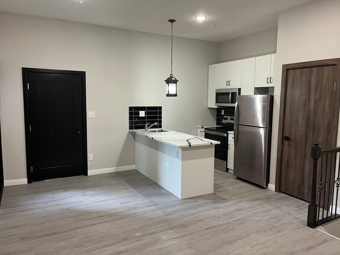 Primary Photo - MODERN WEST LOFTS