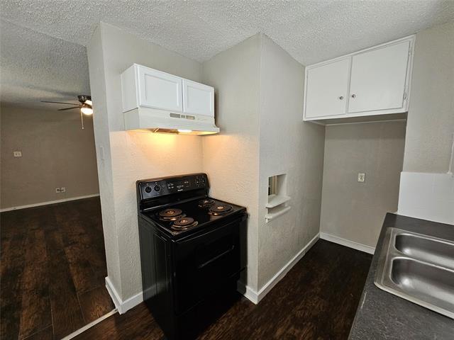 Foto del edificio - 6401 Hollis Ave