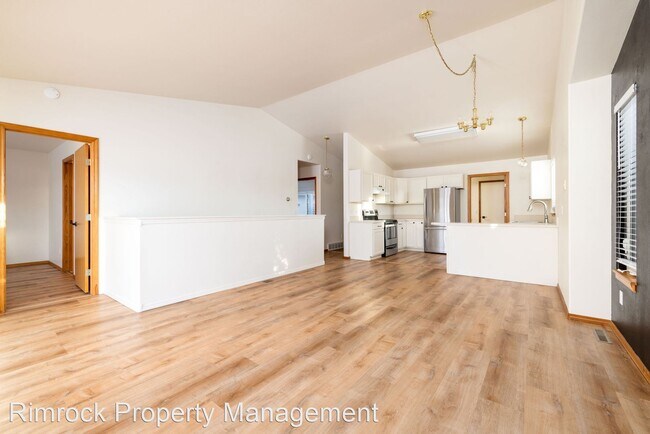 Foto del edificio - 2 br, 2 bath House - 1001 Victory Avenue