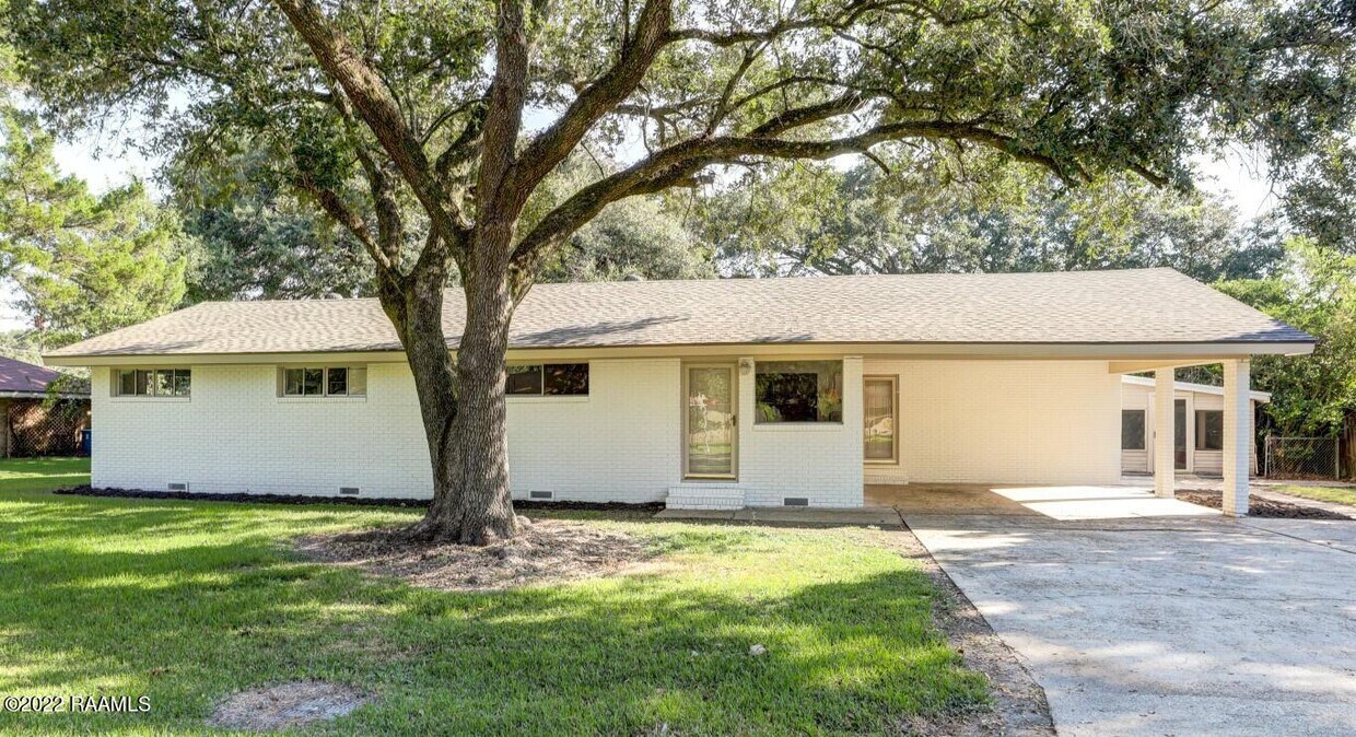 Primary Photo - 212 Mimosa Pl