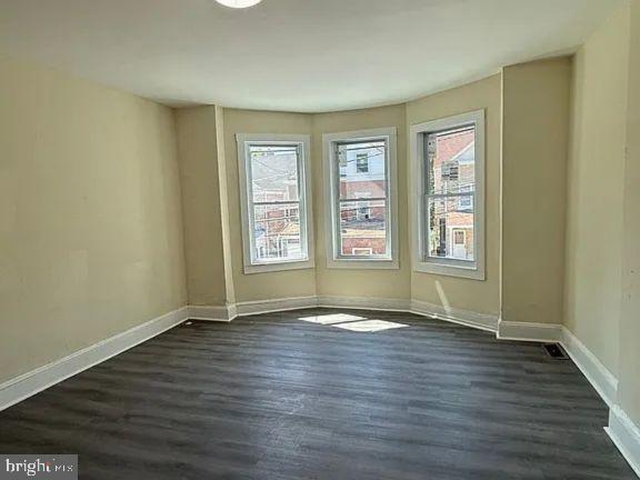 Building Photo - 510 N Hermitage Ave