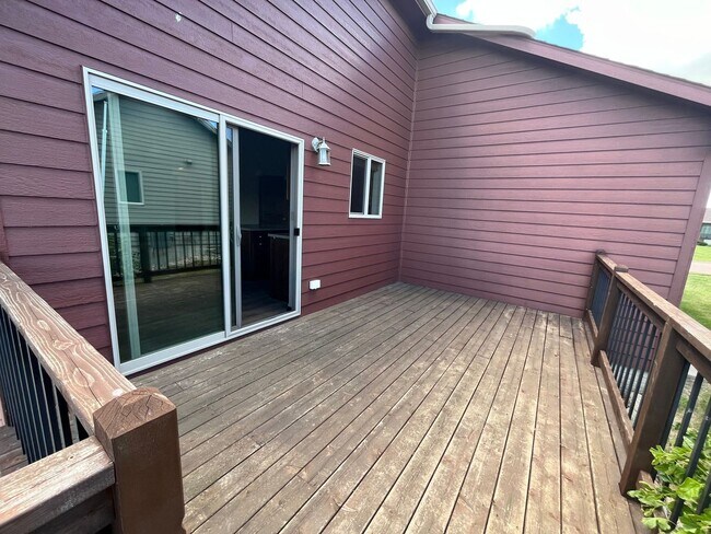 Foto del edificio - Gorgeous 4 Bed/3 Bath Home in Great Location!