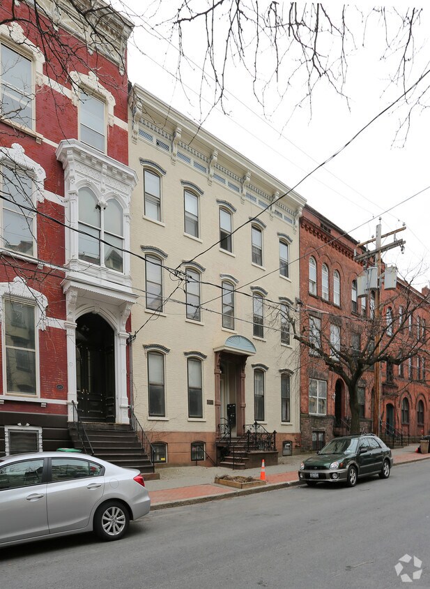 148 Lancaster St, Albany, NY 12210 Apartments in Albany, NY