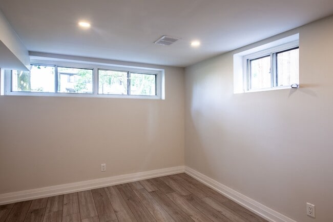 Building Photo - 34 Robindale Ave
