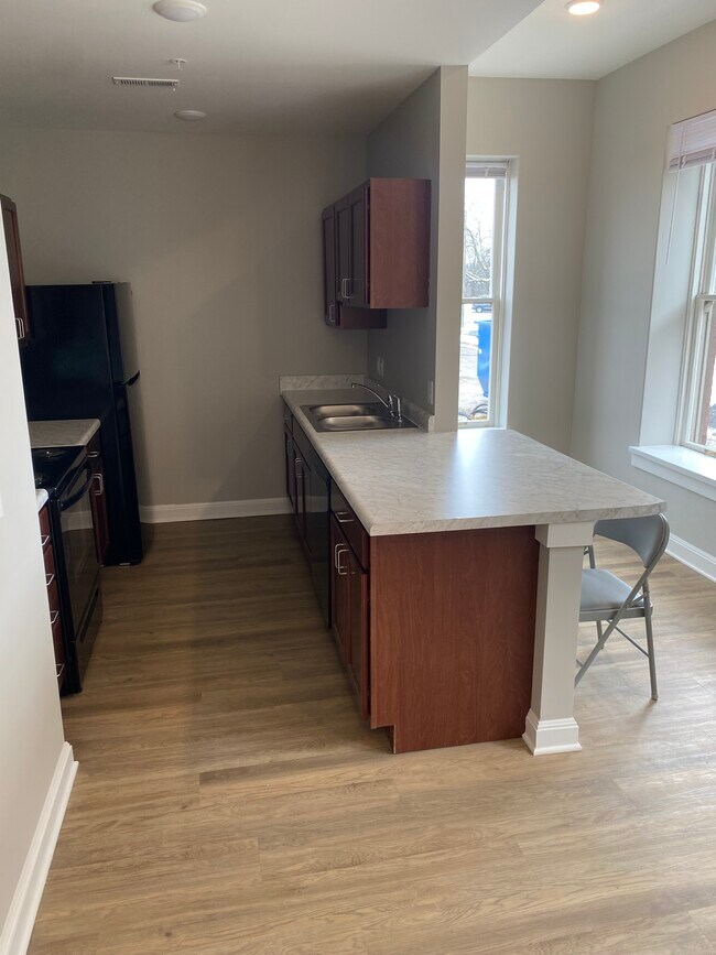 Historic Gallatin Square Apartments in Marion, IN