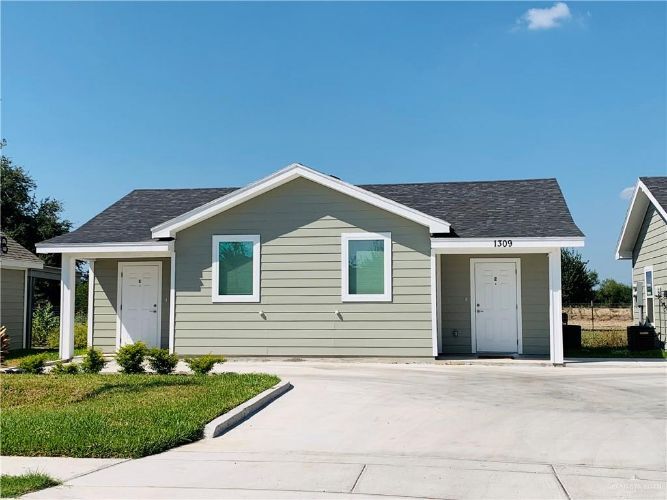1308 Quitaca Dr Unit 2, Edinburg, TX 78541 Room for Rent in Edinburg