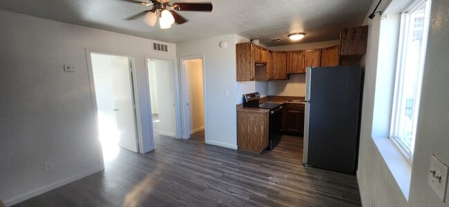 Building Photo - 208 W Hamilton Ave