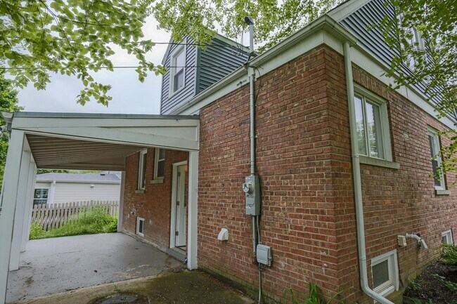 Back - 600 Ardmore Ter