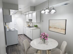 Building Photo - Lake View Shores Apartments