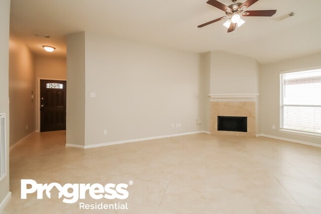 Foto del edificio - 6614 High Stone Ln