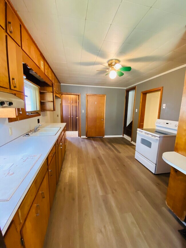 Foto del edificio - 628 Garfield Ave SW