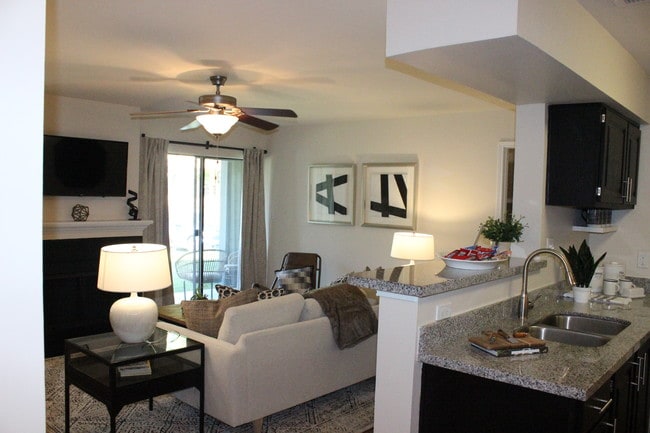 Building Photo - Grand Highlands Apartments