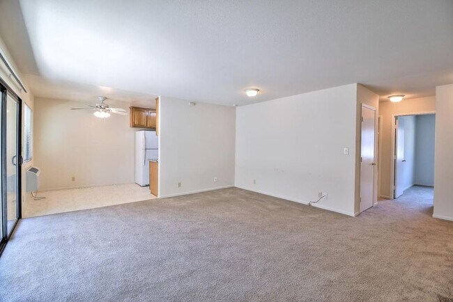 Entrance - 946 Kiely Blvd