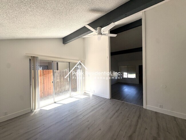 Foto del edificio - 2bd/2ba Rancho Cordova Updated Duplex With 1 Car Garage!