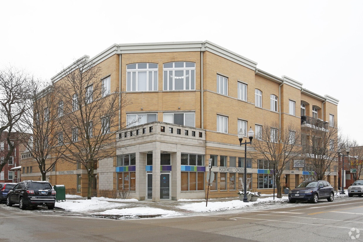 Foto principal - 4663 N Rockwell St