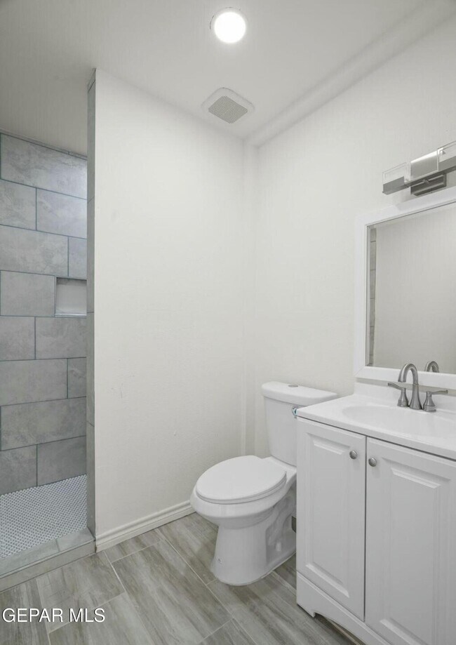 Foto del edificio - 2606 Justus St