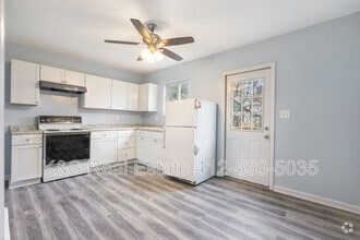 Building Photo - 126 Lynnwood Ave