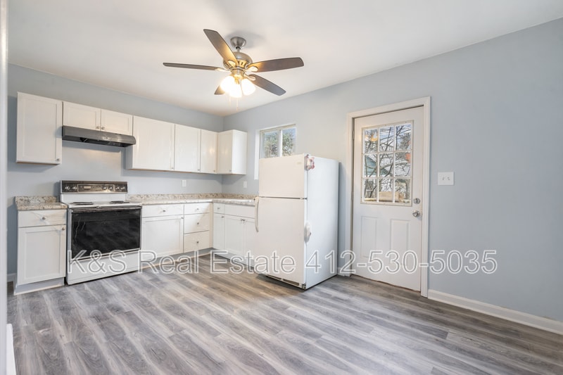 Primary Photo - 126 Lynnwood Ave